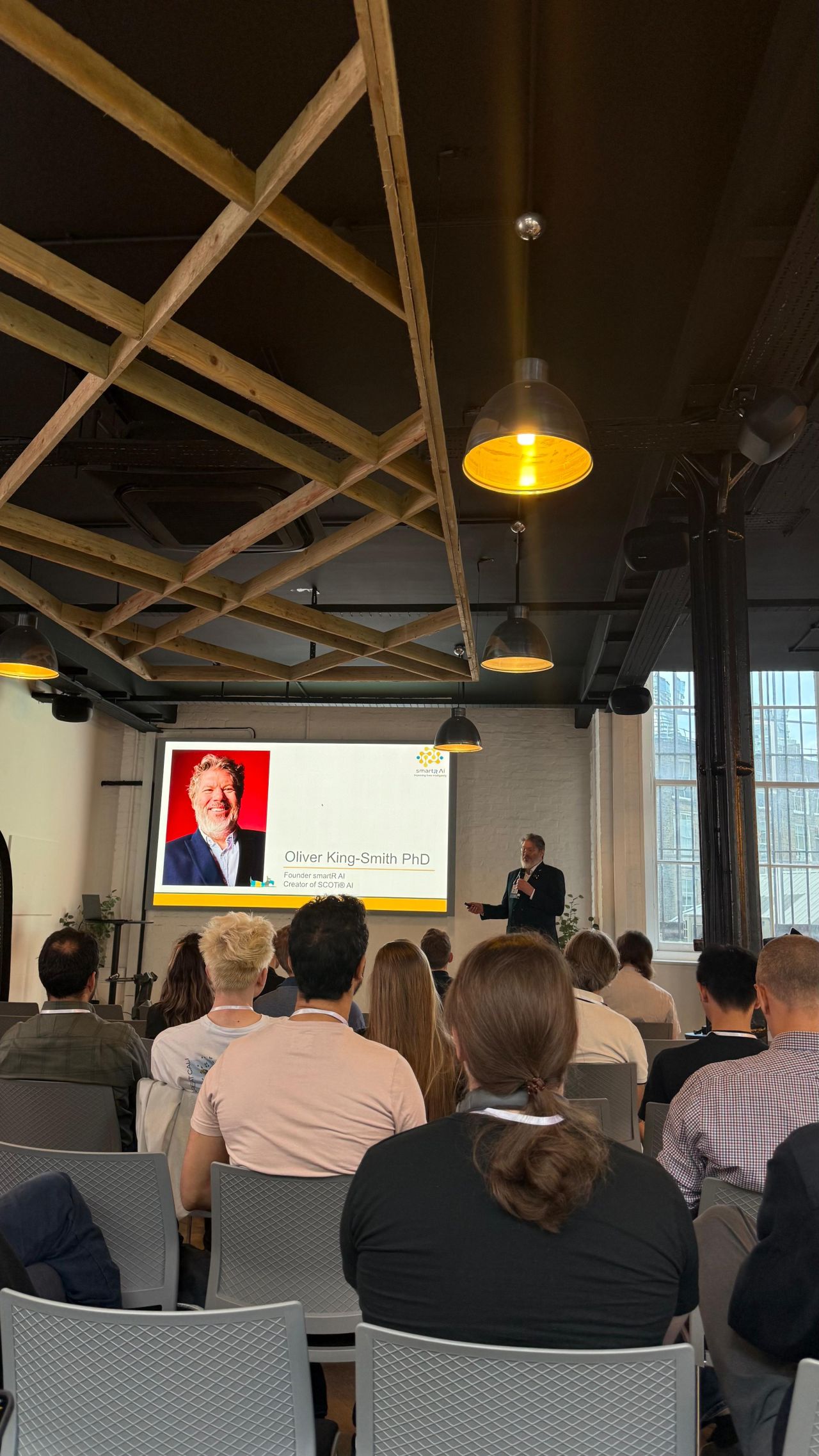 Oliver at data sanity talks.jpg